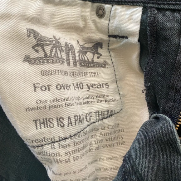 Vintage Levi’s 511 Black distressed jean shorts - Picture 9 of 14